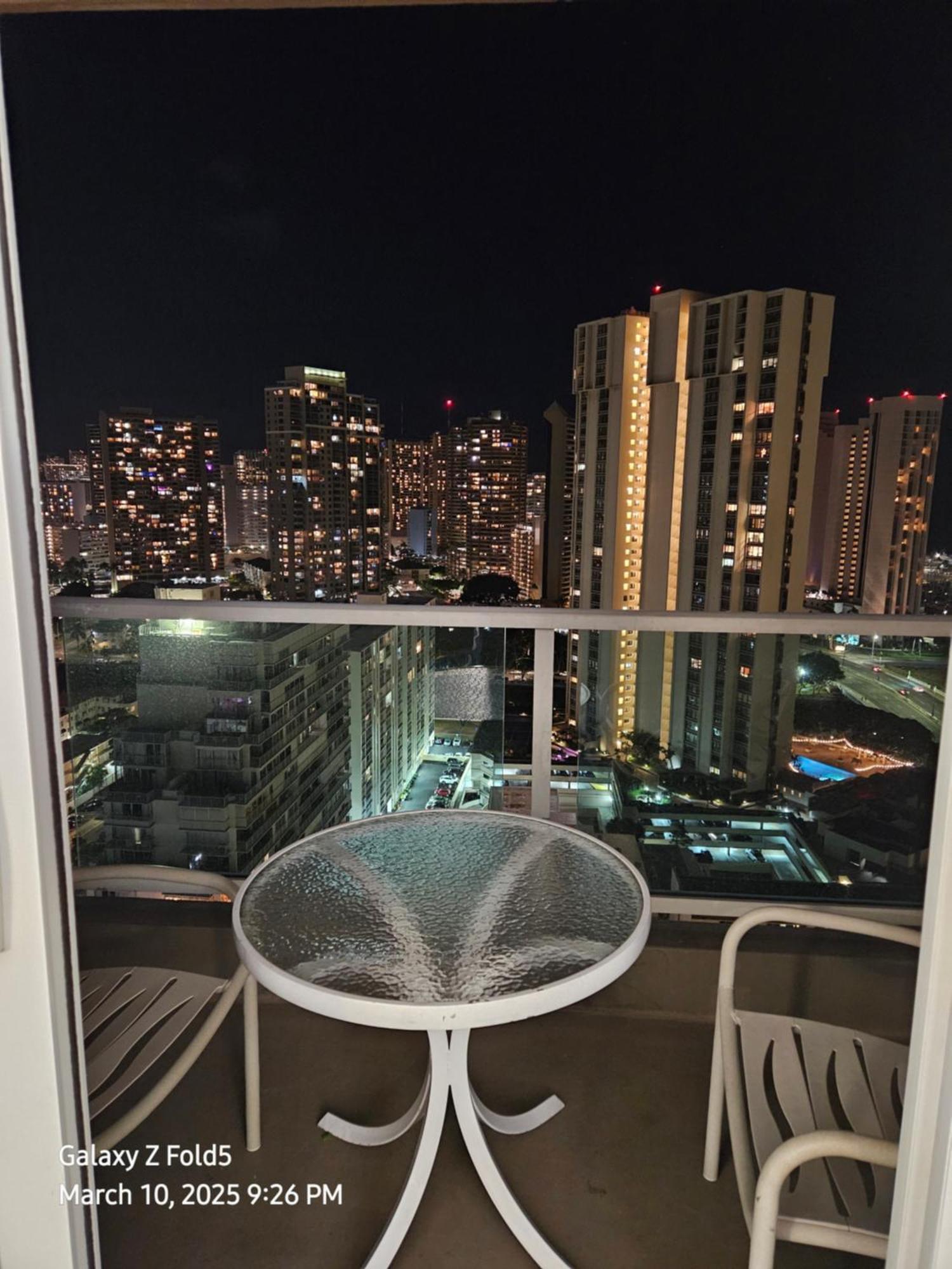 Ala Moana Hotel By Final Form โฮโนลูลู ภายนอก รูปภาพ